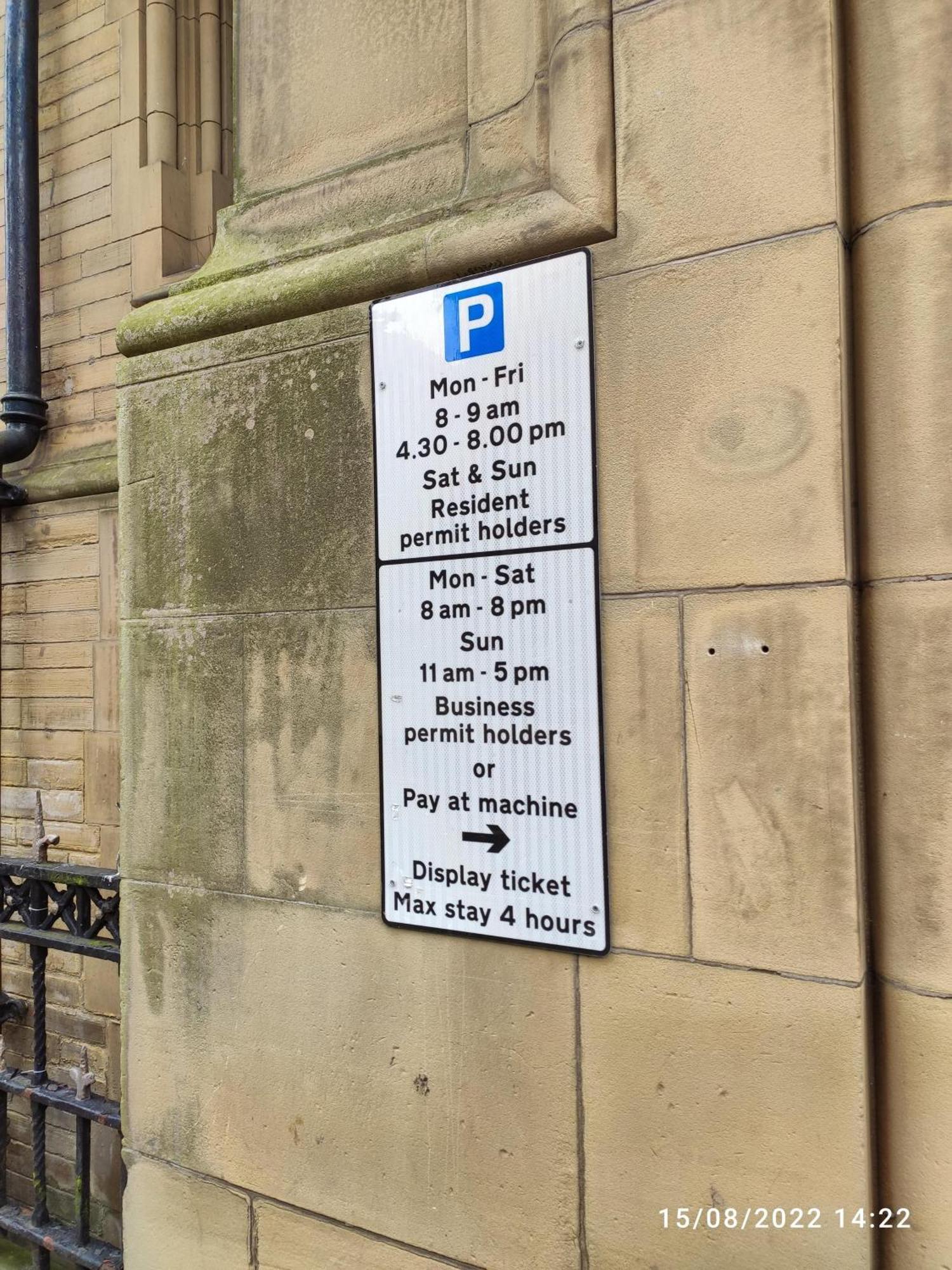 Sky Apartments Bradford  Bilik gambar